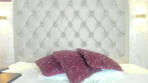 LEIGH ANGELS online show from 12-19-24, 11:03