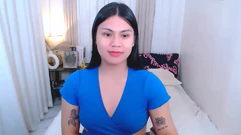 Snapshot of leighcortesi chatting on 10-17-25, 08:00 Cailey online show from 10-17-25, 08:00