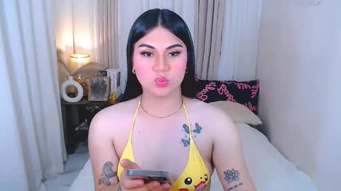 Snapshot of leighcortesi chatting on 10-22-25, 06:29 Cailey online show from 10-22-25, 06:29