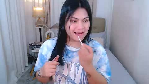 Snapshot of leighcortesi chatting on 11-29-25, 03:48 Cailey online show from 11-29-25, 03:48