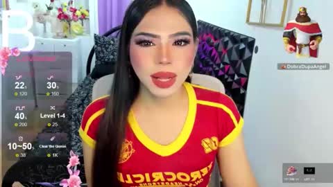 Snapshot of leighottie chatting on 11-17-25, 05:19 leighottie online show from 11-17-25, 05:19