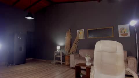 Leila     online show from 10-29-25, 12:24