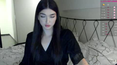 Leila online show from 12-27-24, 06:20