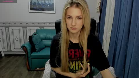 Snapshot of leila_morriss chatting on 12-02-24, 07:03 Leila Morriss online show from 12-02-24, 07:03