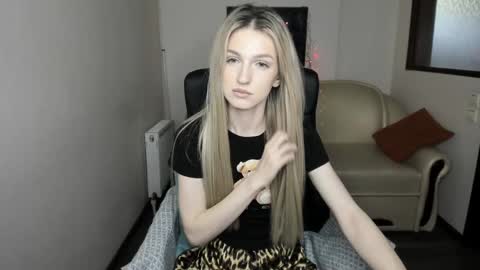 Snapshot of leila_morriss chatting on 12-11-24, 03:24 Leila Morriss online show from 12-11-24, 03:24