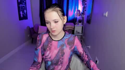 Leila online show from 10-10-25, 05:28