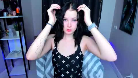 Leila online show from 11-15-25, 05:38