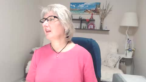 Snapshot of leilamays chatting on 10-10-25, 06:56 Leila Kinky online show from 10-10-25, 06:56