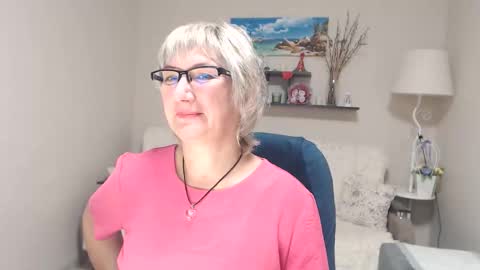 Snapshot of leilamays chatting on 10-11-25, 05:28 Leila Kinky online show from 10-11-25, 05:28