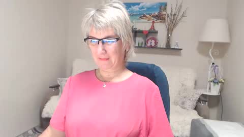 Snapshot of leilamays chatting on 10-13-25, 05:18 Leila Kinky online show from 10-13-25, 05:18