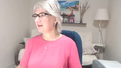 Snapshot of leilamays chatting on 10-23-25, 04:23 Leila Kinky online show from 10-23-25, 04:23