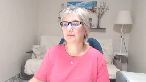 Snapshot of leilamays chatting on 10-29-25, 03:42 Leila Kinky online show from 10-29-25, 03:42