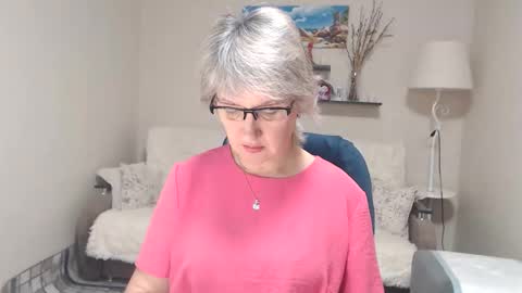 Snapshot of leilamays chatting on 11-12-25, 04:13 Leila Kinky online show from 11-12-25, 04:13