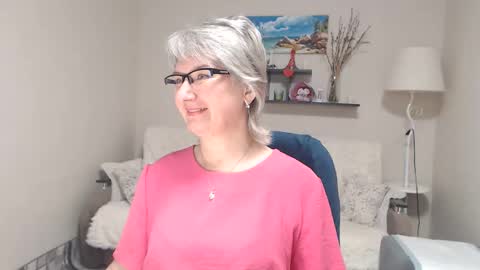 Snapshot of leilamays chatting on 11-15-25, 05:16 Leila Kinky online show from 11-15-25, 05:16