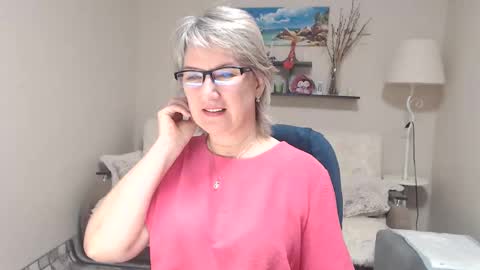 Snapshot of leilamays chatting on 11-16-25, 03:45 Leila Kinky online show from 11-16-25, 03:45