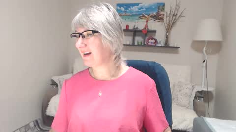 Snapshot of leilamays chatting on 11-20-25, 04:01 Leila Kinky online show from 11-20-25, 04:01