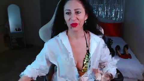leilamurray online show from 02-09-25, 04:18