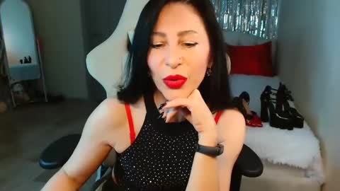 leilamurray online show from 02-11-25, 04:24