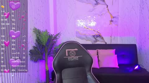 Snapshot of leilany_tay chatting on 02-25-26, 02:54 Lany online show from 02-25-26, 02:54