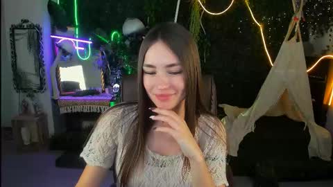 Leila Rai online show from 11-10-25, 01:43