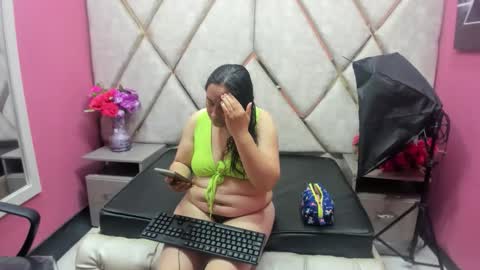 Snapshot of leilasmith_ chatting on 03-14-26, 11:37 Leila online show from 03-14-26, 11:37