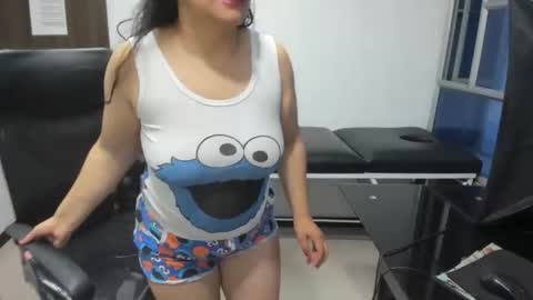 Snapshot of leilasmith_ chatting on 03-15-26, 11:27 Leila online show from 03-15-26, 11:27