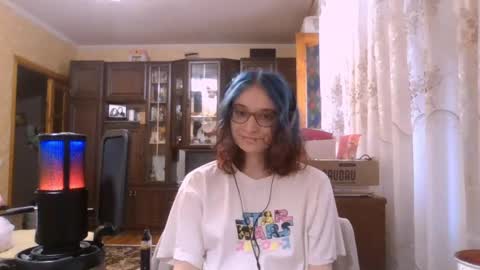 Snapshot of lelalampke chatting on 04-16-26, 11:33 Sofia online show from 04-16-26, 11:33