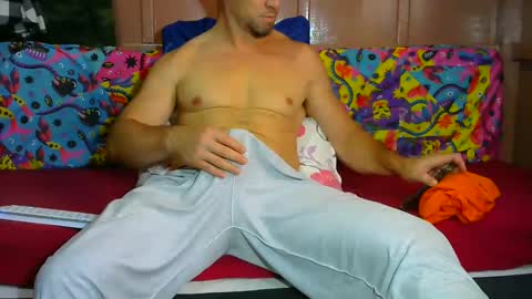 Snapshot of lemao77 chatting on 03-02-25, 02:21 SEX MASTER online show from 03-02-25, 02:21