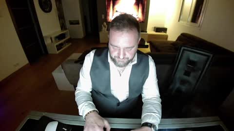 Snapshot of lemouth006 chatting on 01-11-25, 11:46 Ange online show from 01-11-25, 11:46