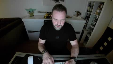 Snapshot of lemouth006 chatting on 02-08-25, 09:04 Ange online show from 02-08-25, 09:04