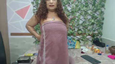 lena_lawson online show from 02-08-25, 09:13
