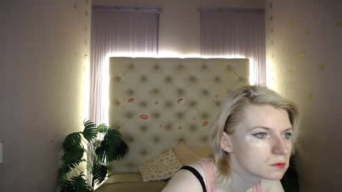 Lena online show from 12-30-24, 03:58