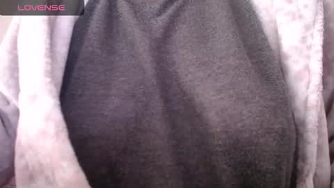 lenagolden online show from 10-15-25, 09:42