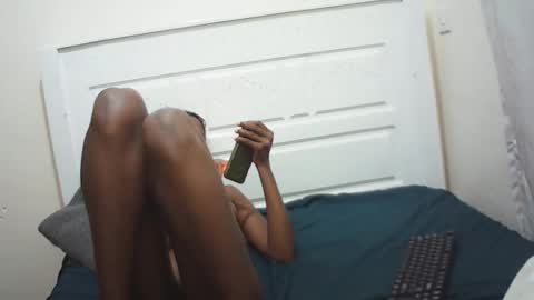 lenah6 online show from 11-30-25, 11:20