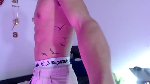 Snapshot of lenseu chatting on 12-18-25, 02:12 LENSEU online show from 12-18-25, 02:12