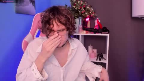 Snapshot of leo_bensyten chatting on 10-12-25, 02:05 Leo online show from 10-12-25, 02:05