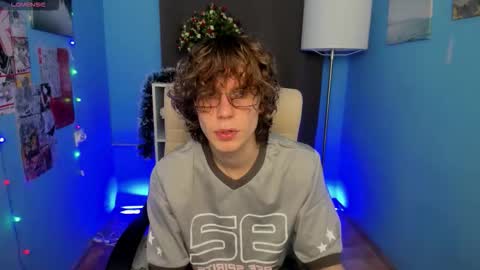 Snapshot of leo_bensyten chatting on 11-28-25, 02:20 Leo online show from 11-28-25, 02:20