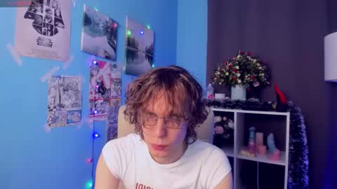 Snapshot of leo_bensyten chatting on 12-01-25, 01:38 Leo online show from 12-01-25, 01:38