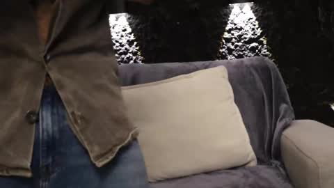 Leo  Diaz online show from 12-16-25, 02:27