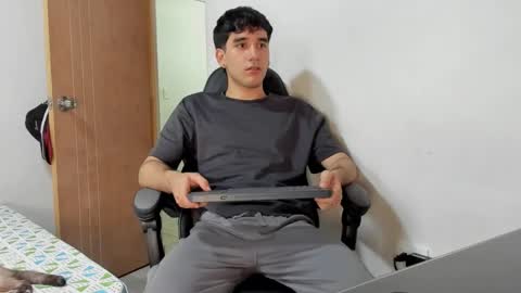Snapshot of leo_jones389 chatting on 12-02-24, 10:12 Leo Jones online show from 12-02-24, 10:12