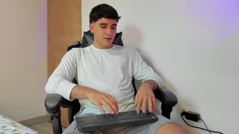 Snapshot of leo_jones389 chatting on 01-17-25, 10:23 Leo Jones online show from 01-17-25, 10:23