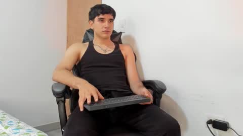 Snapshot of leo_jones389 chatting on 02-05-25, 06:26 Leo Jones online show from 02-05-25, 06:26