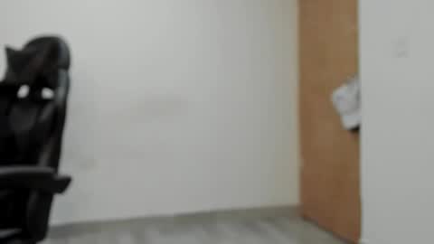 Snapshot of leo_jones389 chatting on 02-16-25, 05:26 Leo Jones online show from 02-16-25, 05:26