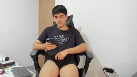 Snapshot of leo_jones389 chatting on 03-05-25, 10:32 Leo Jones online show from 03-05-25, 10:32