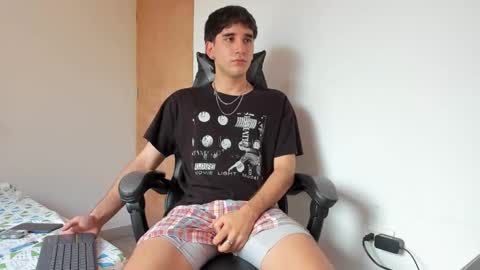 Snapshot of leo_jones389 chatting on 03-08-25, 06:47 Leo Jones online show from 03-08-25, 06:47
