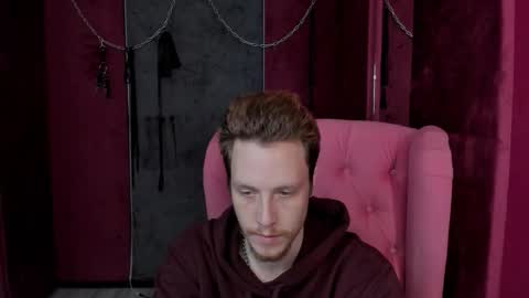 Snapshot of leo_mooree chatting on 11-19-25, 03:56 Leo online show from 11-19-25, 03:56