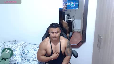 Snapshot of leo_muscleboy chatting on 01-08-26, 01:08 Leo online show from 01-08-26, 01:08