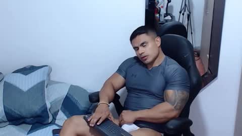 Snapshot of leo_muscleboy chatting on 02-17-26, 11:55 Leo online show from 02-17-26, 11:55