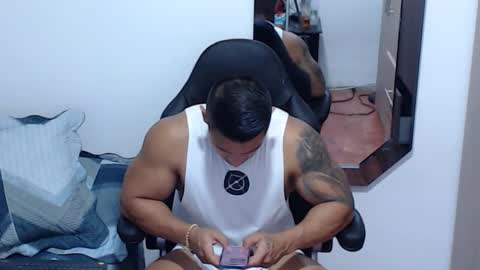 Snapshot of leo_muscleboy chatting on 02-21-26, 12:33 Leo online show from 02-21-26, 12:33