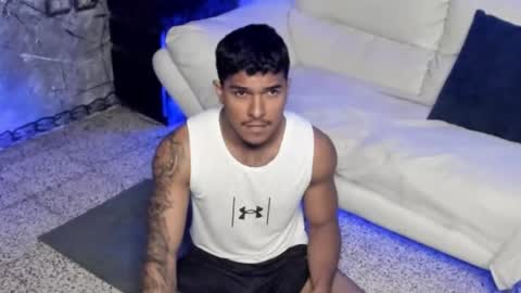 Leo independent model online show from 01-12-26, 01:33